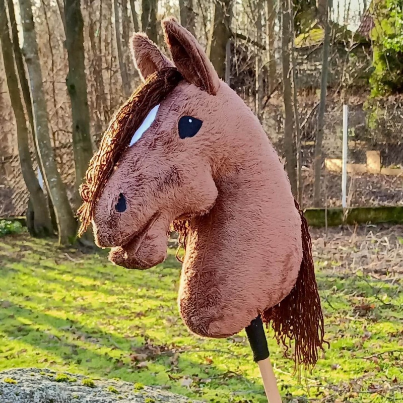 Hobby Horse  Grizzly (Koń na patyku) A3